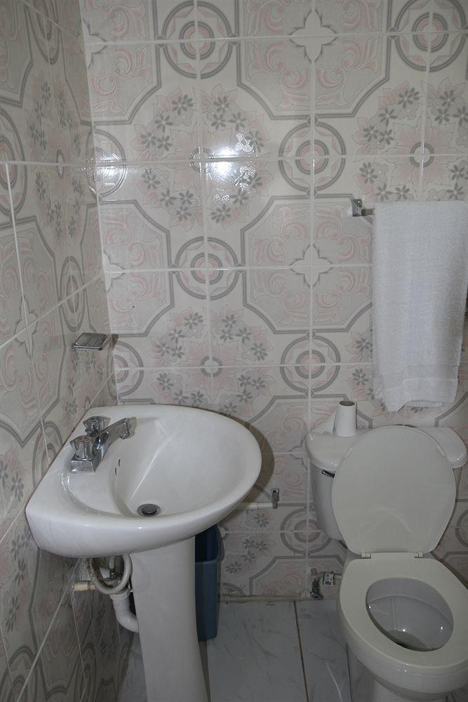 Executive Shaw Park Guest House Ocho Rios Luaran gambar