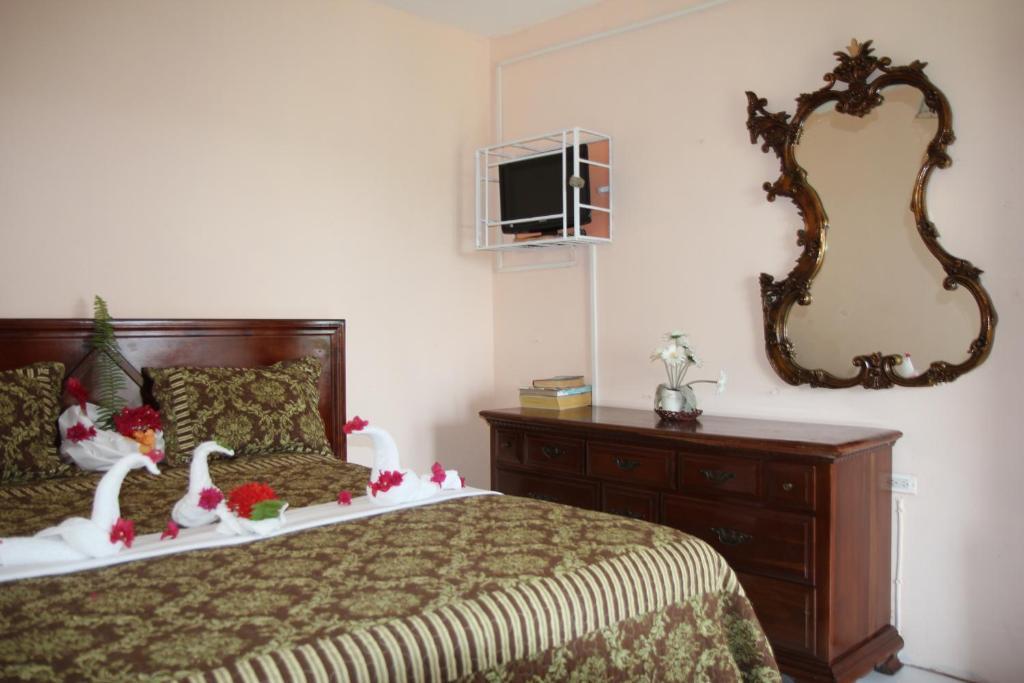 Executive Shaw Park Guest House Ocho Rios Bilik gambar