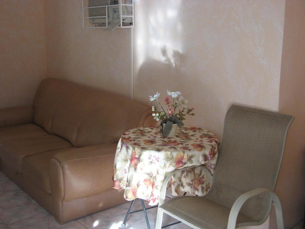 Executive Shaw Park Guest House Ocho Rios Bilik gambar