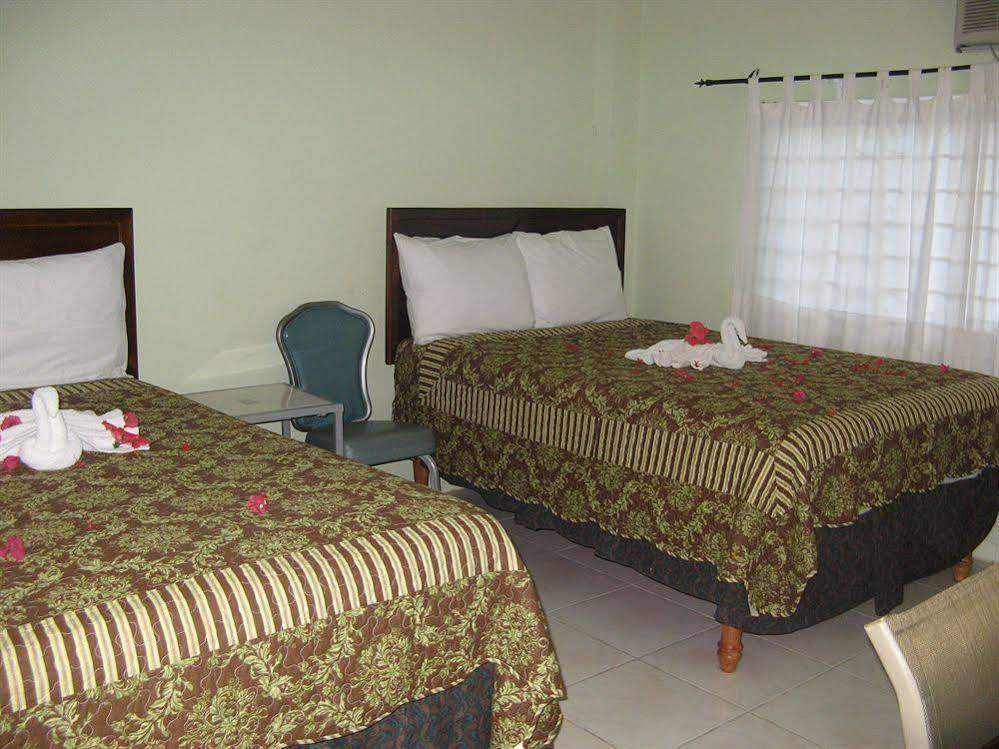 Executive Shaw Park Guest House Ocho Rios Luaran gambar