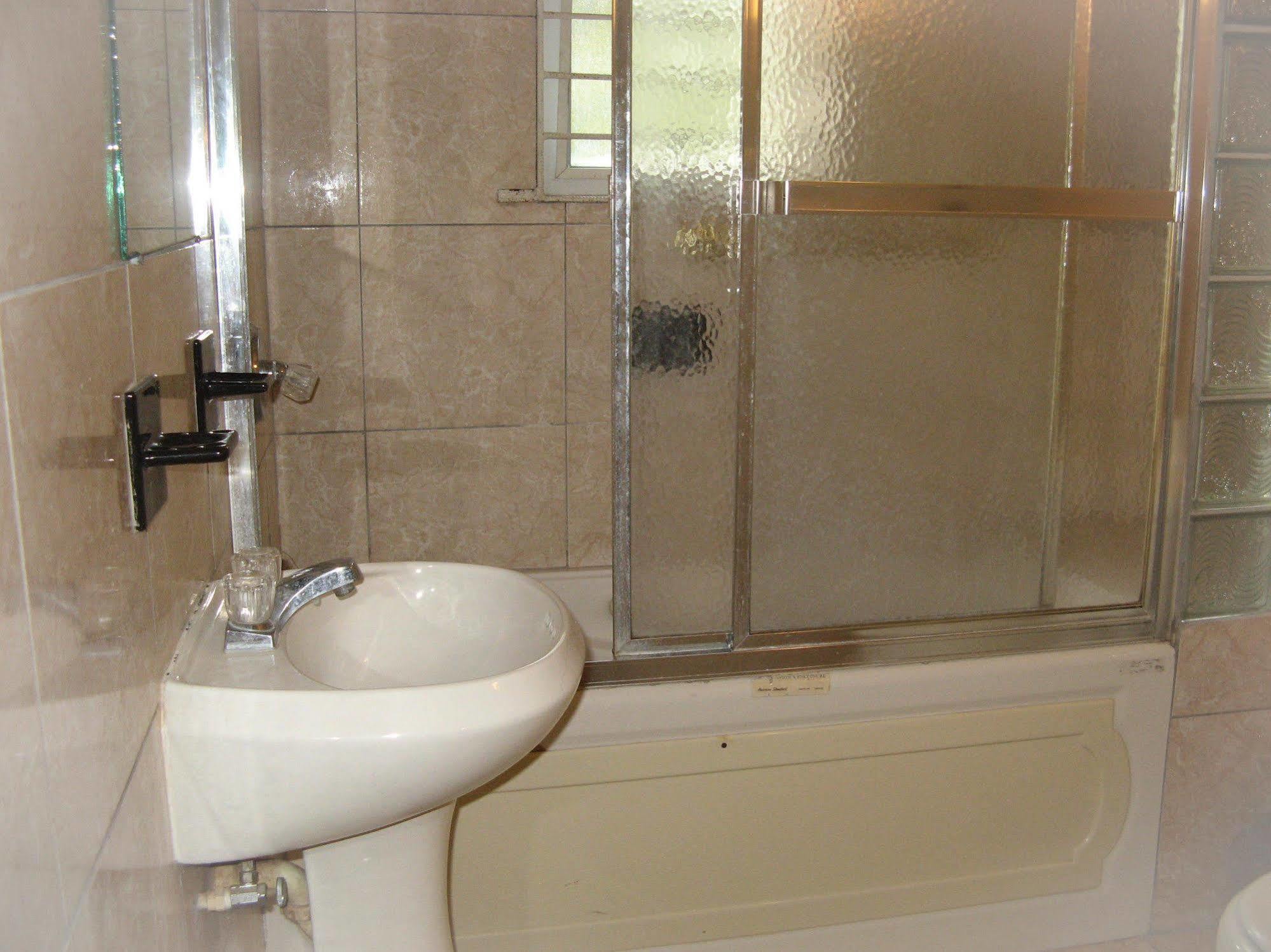 Executive Shaw Park Guest House Ocho Rios Luaran gambar